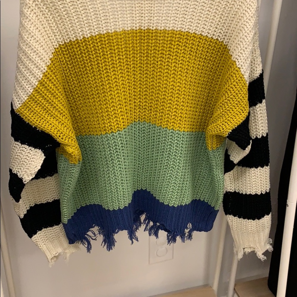 Cozy Sweater with frayed hemlines & bold colors! - Picture 8 of 8